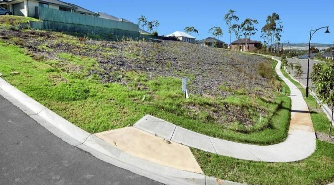 5008 Meander Grove, CAMERON PARK, NSW 2285 Australia