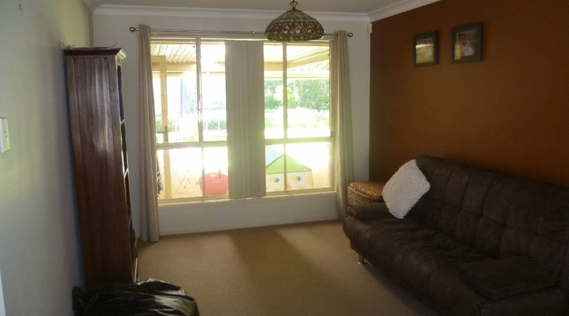 16 Nancy Close, CAMERON PARK, NSW 2285 Australia