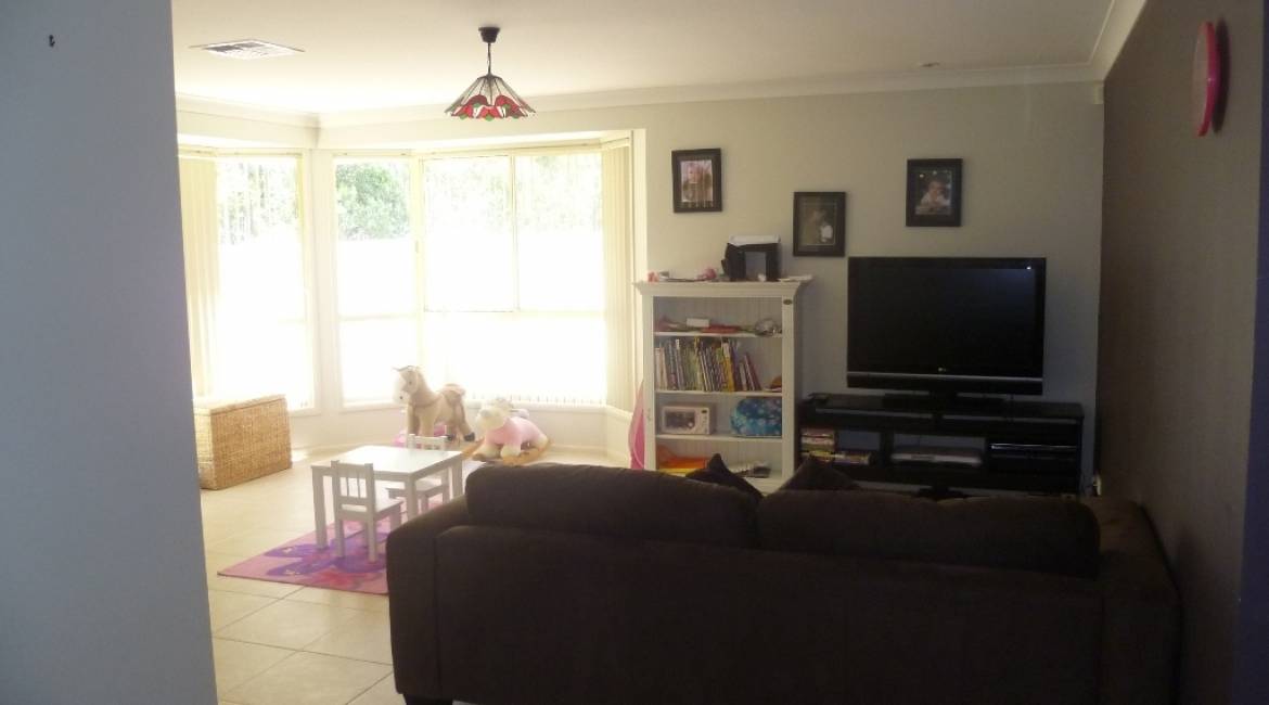 16 Nancy Close, CAMERON PARK, NSW 2285 Australia