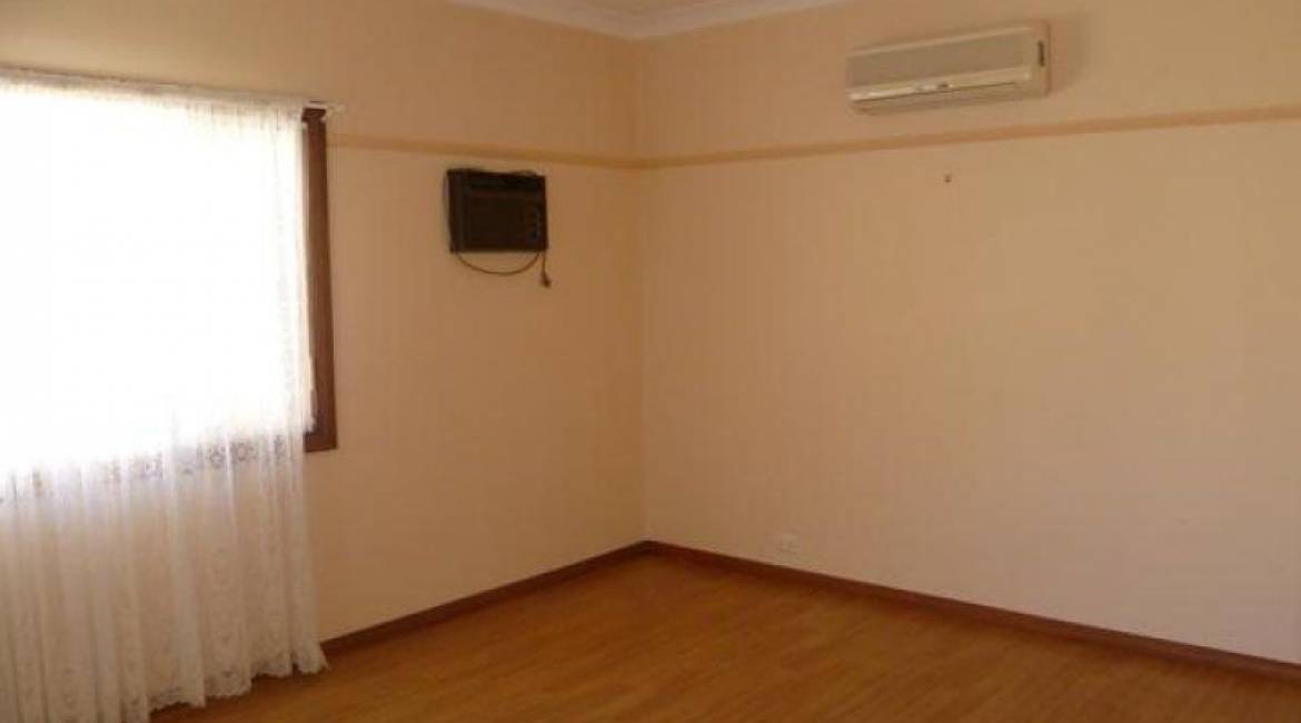 10 Villa Road, WARATAH WEST, NSW 2298 Australia