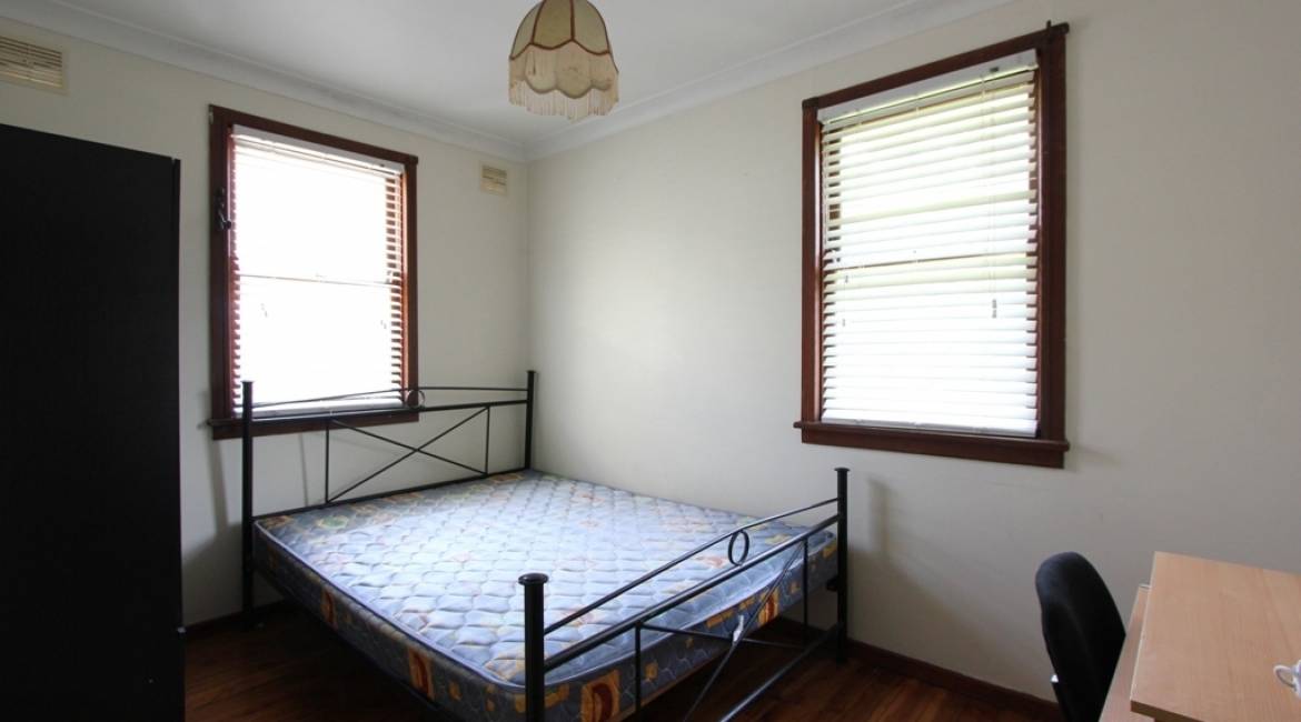 11 Landa Parade, WARATAH WEST, NSW 2298 Australia