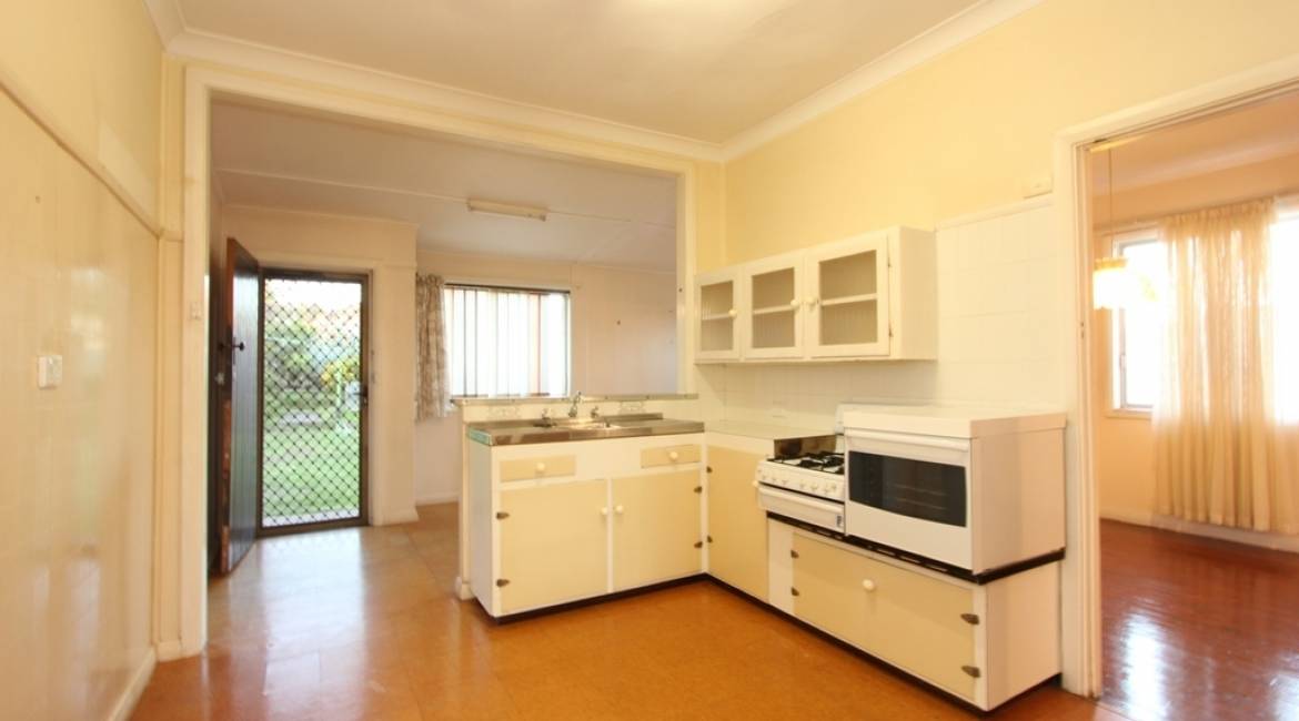 16 Thornton Avenue, MAYFIELD WEST, NSW 2304 Australia