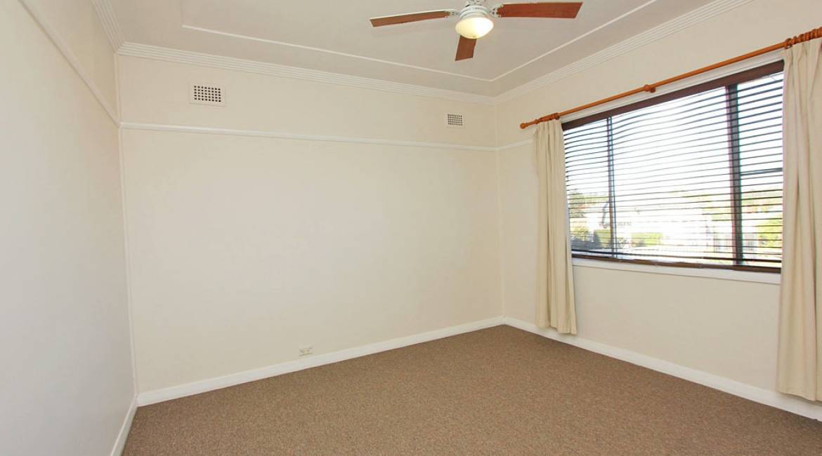 8 Miller Street, MAYFIELD WEST, NSW 2304 Australia