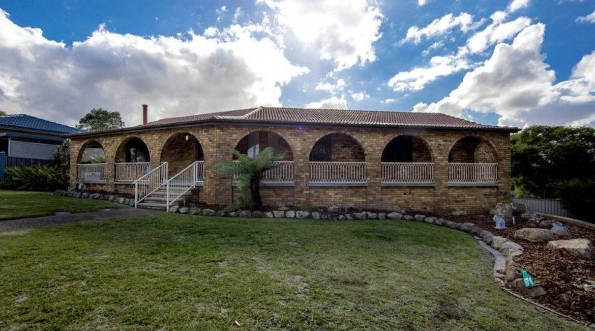 8 Carinda Avenue, EDGEWORTH, NSW 2285 Australia