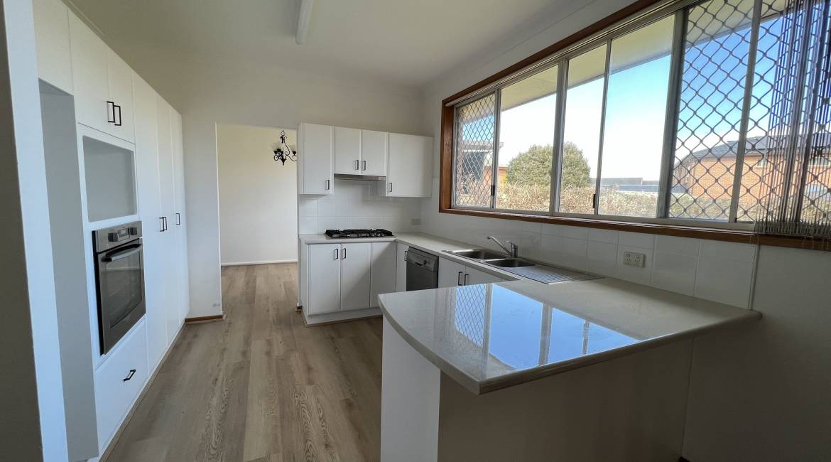 11 Eurabbie Avenue, WARABROOK, NSW 2304 Australia