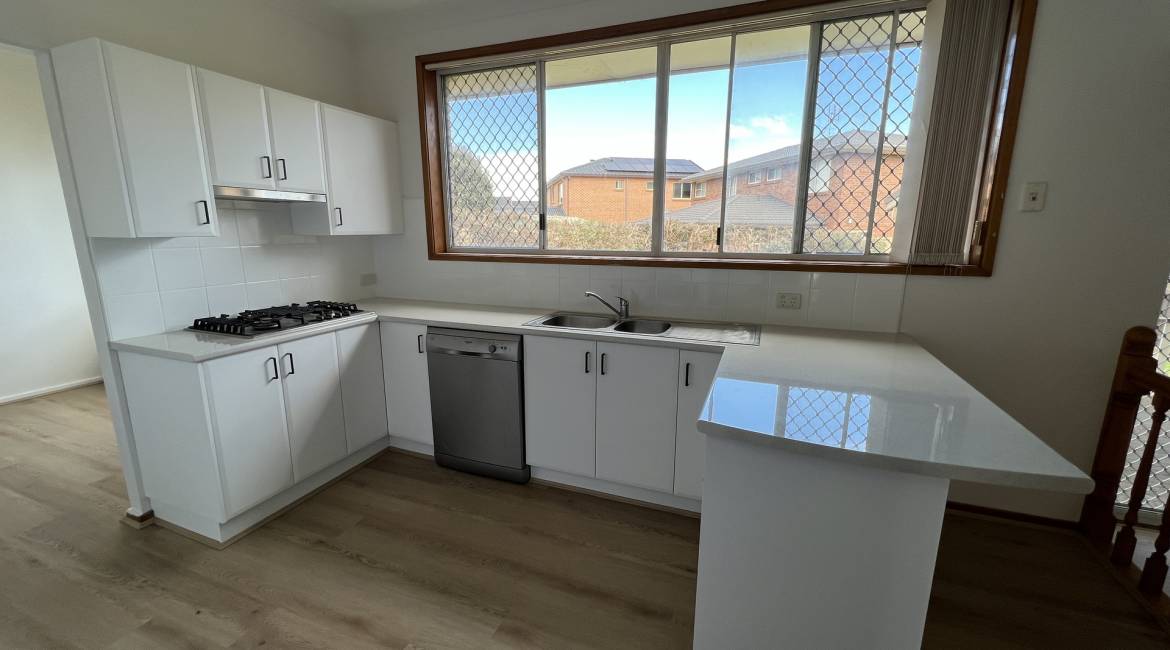 11 Eurabbie Avenue, WARABROOK, NSW 2304 Australia