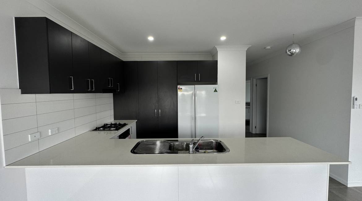 2/1 Viola Way, WARABROOK, NSW 2304 Australia