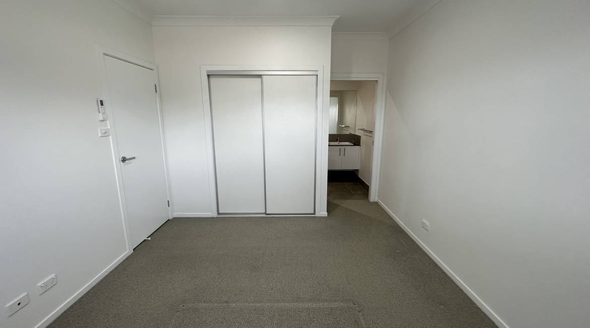 2/1 Viola Way, WARABROOK, NSW 2304 Australia