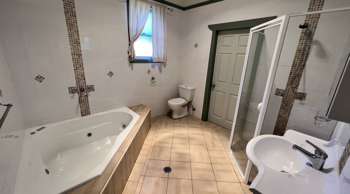 17 Melbourne Road, BROADMEADOW, NSW 2292 Australia