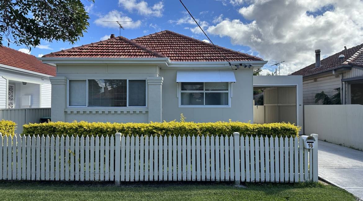 16 Collins Street, Georgetown, NSW 2298 Australia