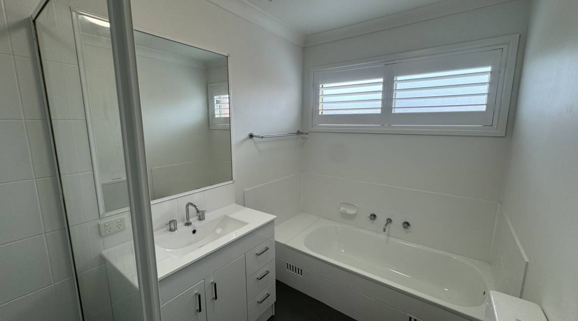 2/17 Bakeri Circuit, Warabrook, NSW 2304 Australia