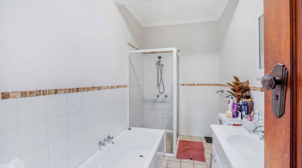 9 Station Street, Waratah, NSW 2298 AUSTRALIA