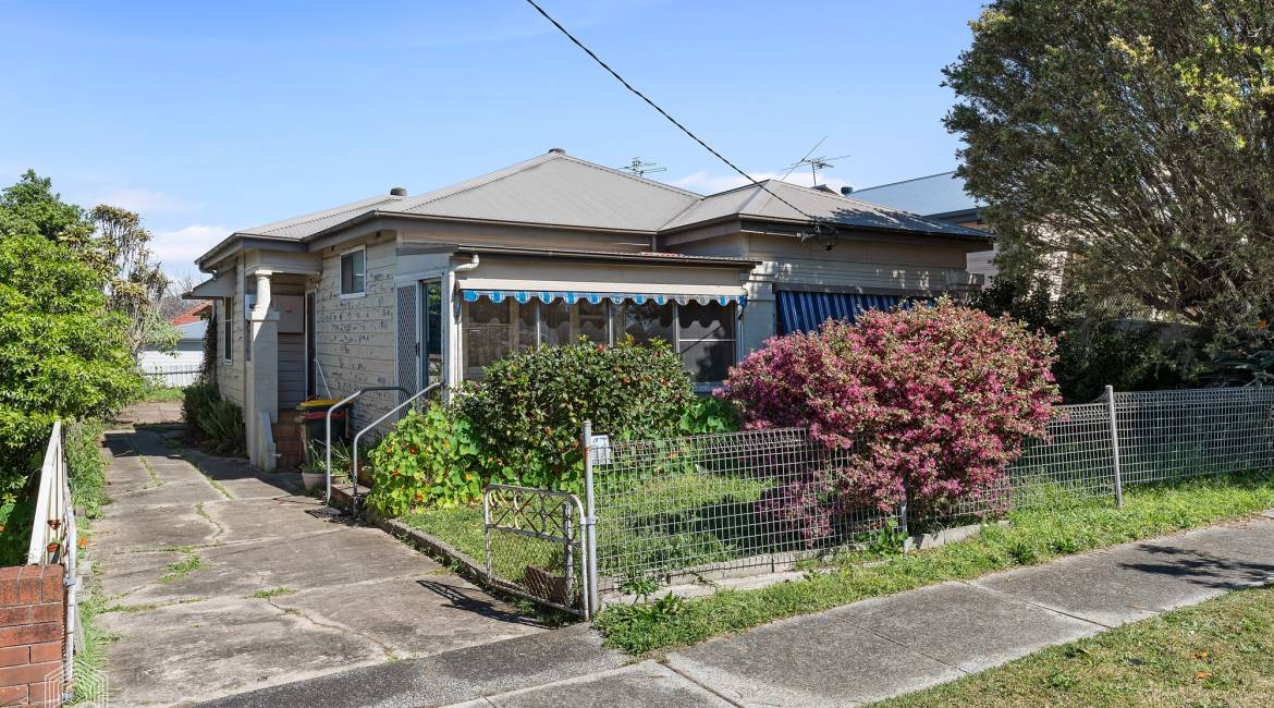 17 Vickers Street, Mayfield West, NSW 2304 AU