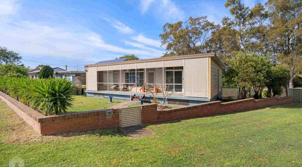 1 Clarence Street, Tenambit, NSW 2323 AUSTRALIA