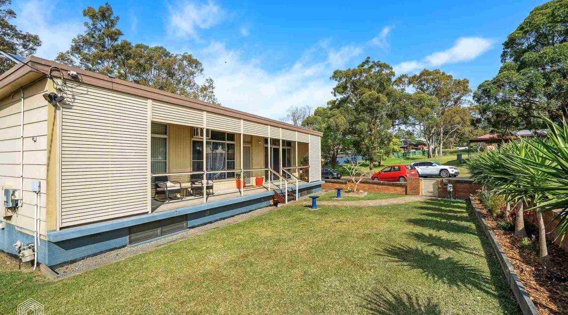 1 Clarence Street, Tenambit, NSW 2323 AUSTRALIA