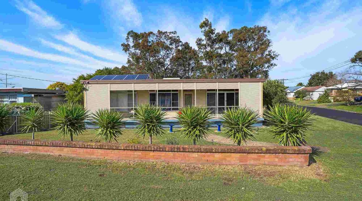 1 Clarence Street, Tenambit, NSW 2323 AUSTRALIA