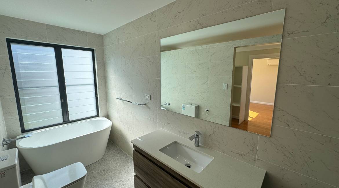 346 The Esplanade, Speers Point, NSW 2284 Australia