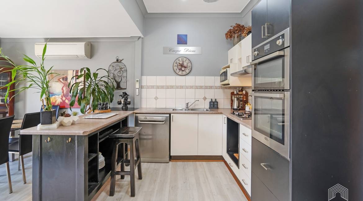 11 Station Street, Waratah, NSW 2298 AUSTRALIA