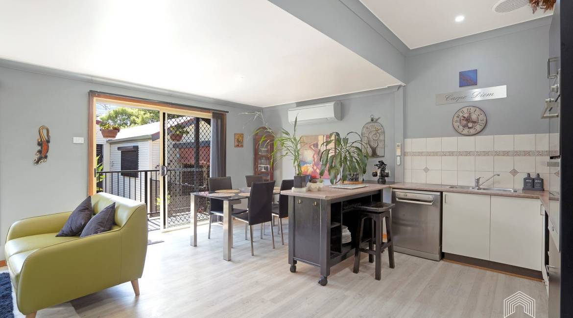 11 Station Street, Waratah, NSW 2298 AUSTRALIA