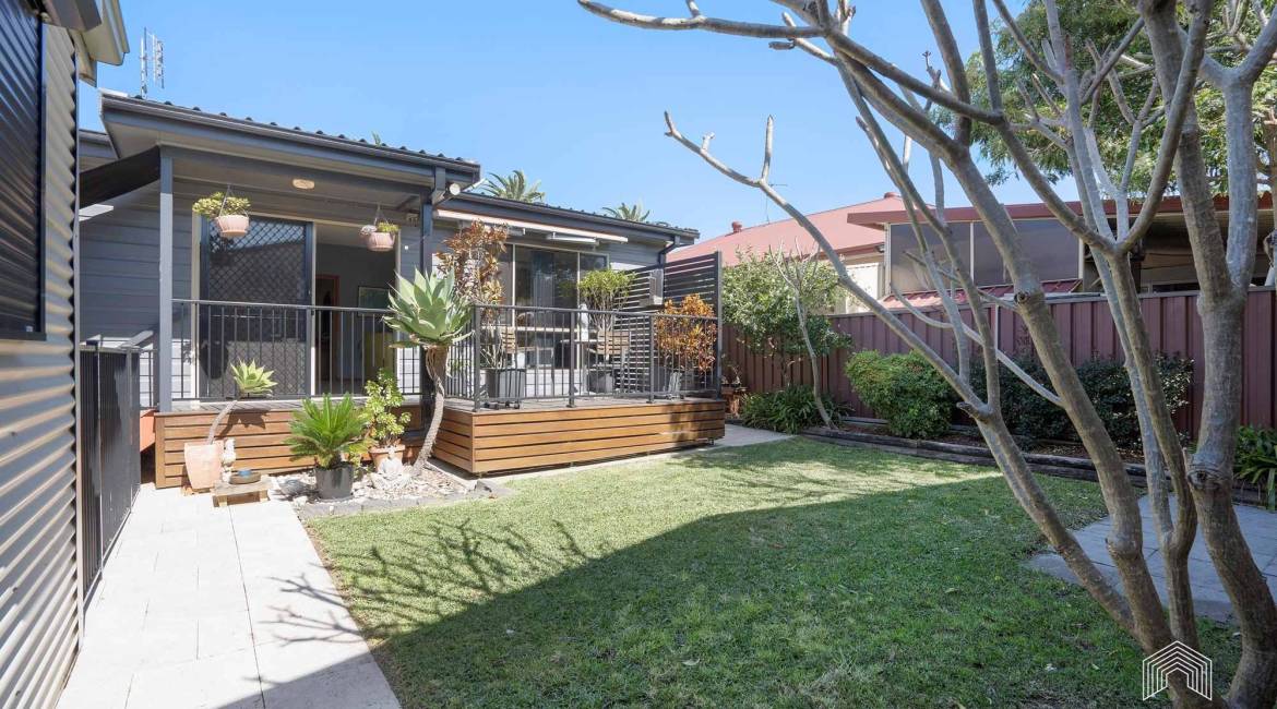 11 Station Street, Waratah, NSW 2298 AUSTRALIA