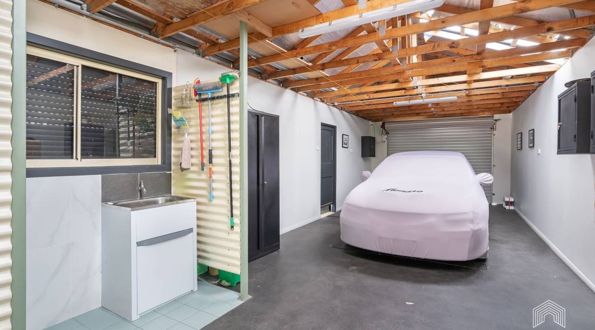 11 Station Street, Waratah, NSW 2298 AUSTRALIA