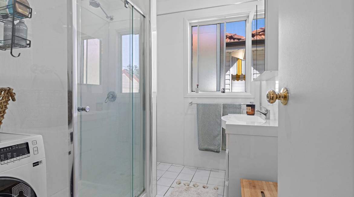 1/63 Albert St, Warners Bay, NSW 2282 Australia