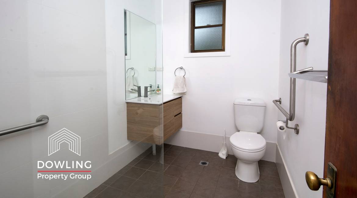 16 Leicester Avenue, Belmont North, NSW 2280 AUSTRALIA