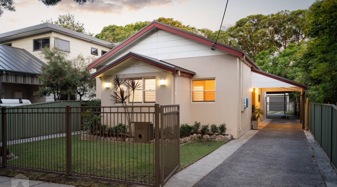 27 Kitchener Parade, Mayfield East, NSW 2304 AUSTRALIA