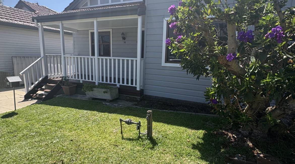 14 Thomas St, Mayfield, NSW 2304 Australia