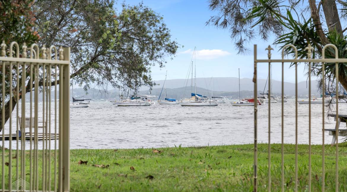 686A Pacific Highway, Belmont, NSW 2280 AUSTRALIA