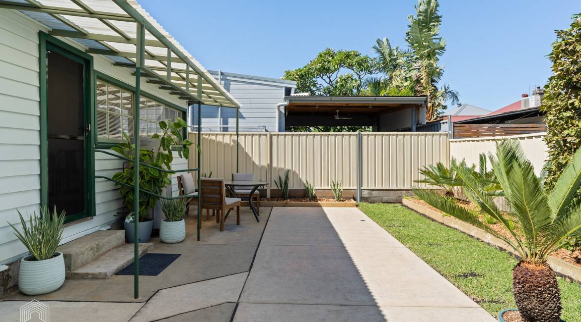 37 Gulliver Street, Hamilton, NSW 2303 AUSTRALIA