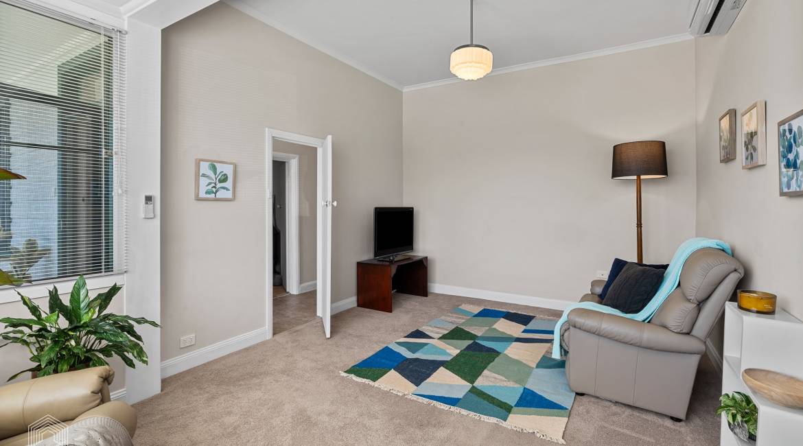 37 Gulliver Street, Hamilton, NSW 2303 AUSTRALIA