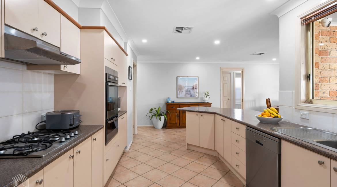 49 Decora Crescent, Warabrook, NSW 2304 AU