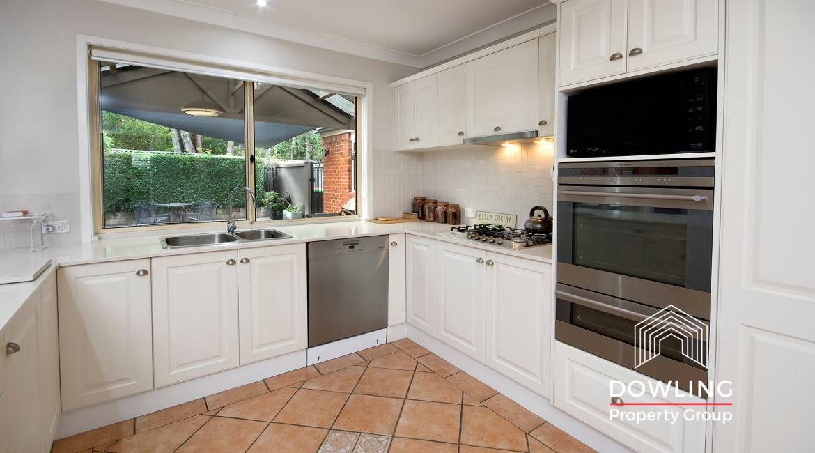 15 Sandalwood Place, Garden Suburb, NSW 2289 AU