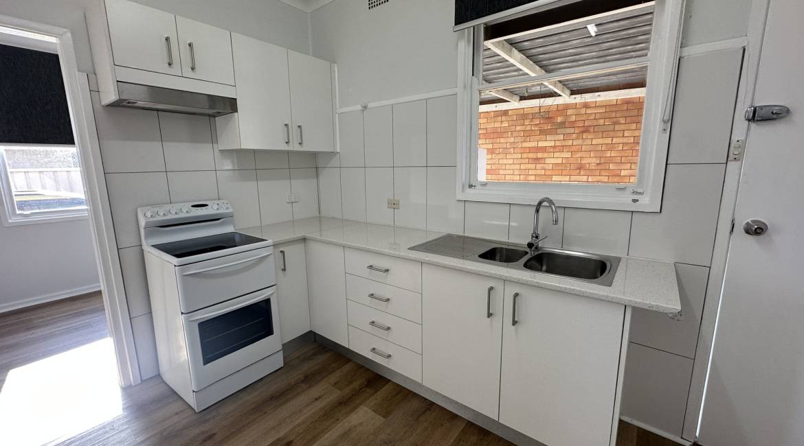 2/38 Charles St, Warners Bay, NSW 2282 Australia