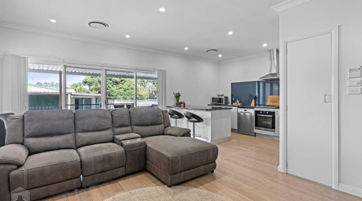 2/63 Albert St, Warners Bay, NSW 2282 Australia