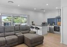 2/63 Albert St, Warners Bay, NSW 2282 Australia