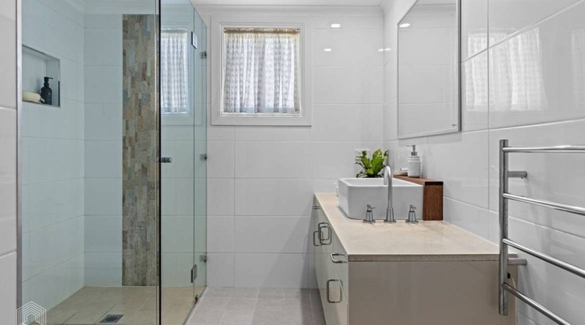 2/63 Albert St, Warners Bay, NSW 2282 Australia