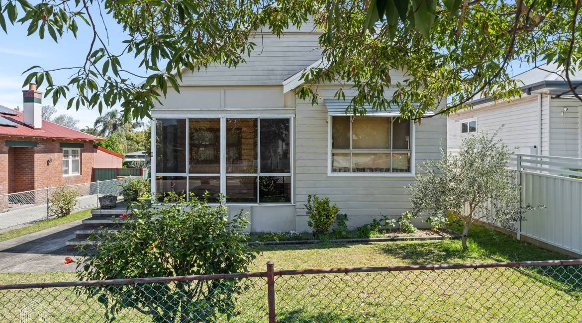 8 Woodstock Street, Mayfield, NSW 2304 AUSTRALIA
