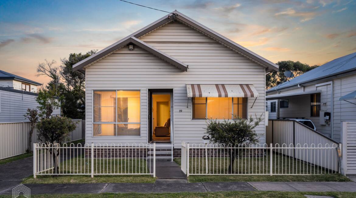 19 Albert Street, Mayfield, NSW 2304 AUSTRALIA