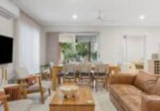37 Kitchener Parade, Mayfield East, NSW 2304 AU