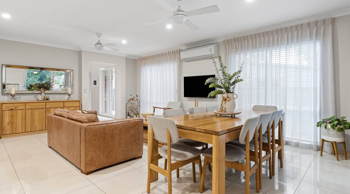 37 Kitchener Parade, Mayfield East, NSW 2304 AU