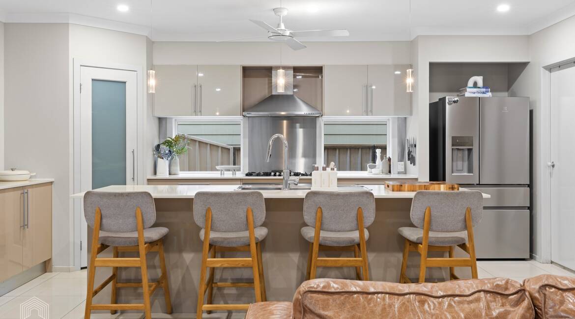 37 Kitchener Parade, Mayfield East, NSW 2304 AU