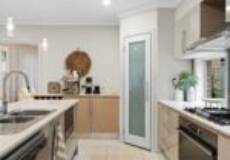 37 Kitchener Parade, Mayfield East, NSW 2304 AU