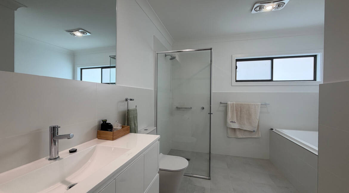 2/30 Watkins Rd, Elermore Vale, NSW 2287 Australia