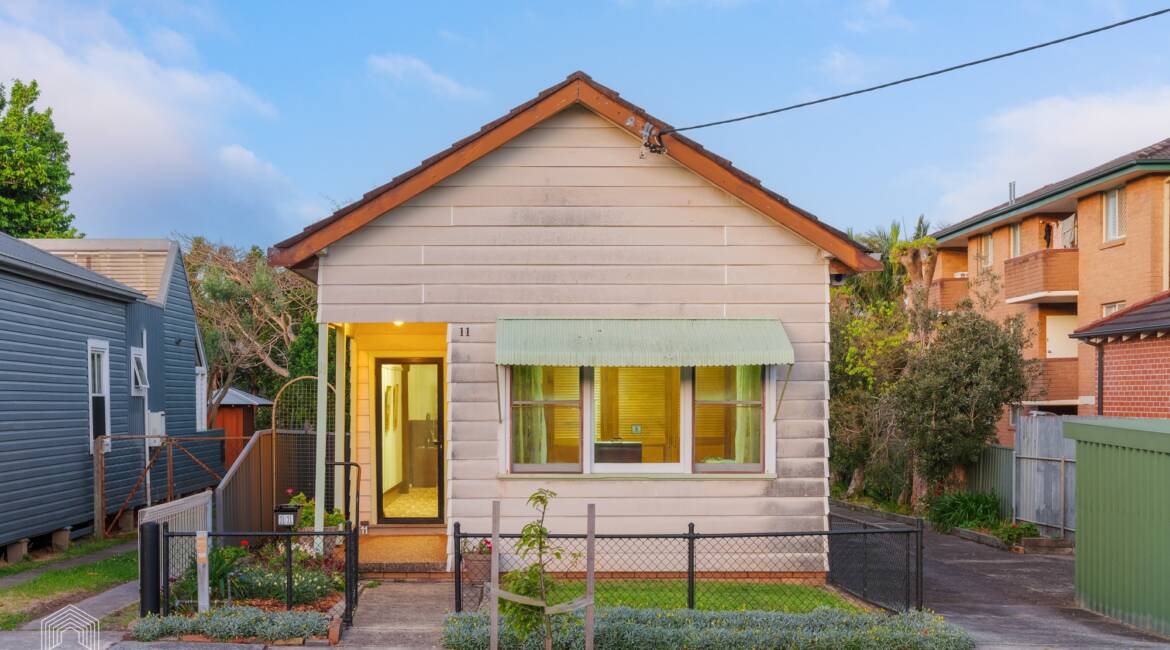 11 Caldwell Street, Merewether, NSW 2291 AUSTRALIA